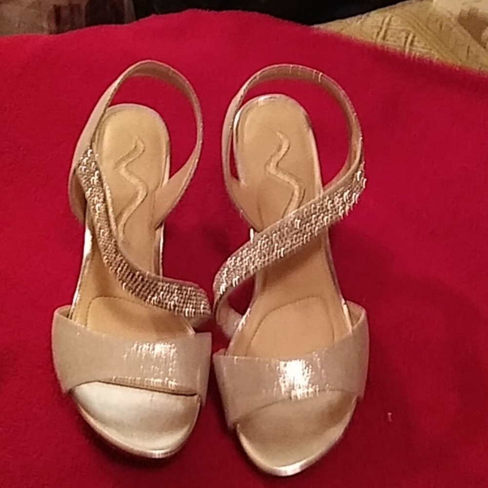 2"  after five heel. Silver 7.5